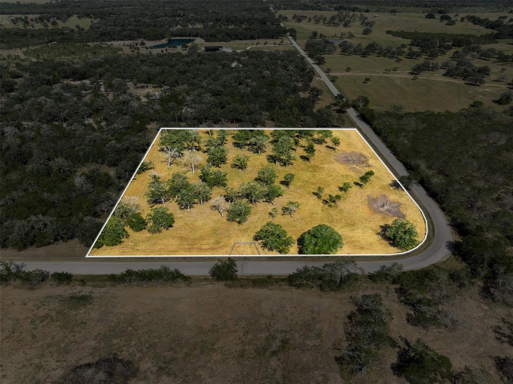 8209 Three Mile Road, Flatonia, Texas image 3