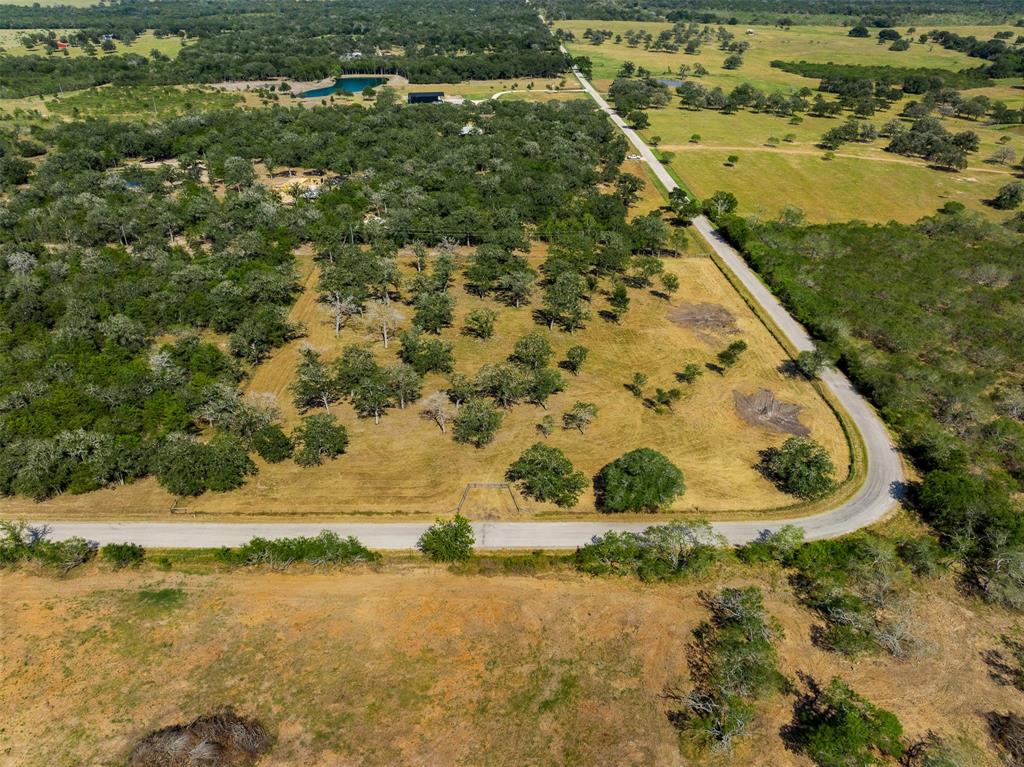 8209 Three Mile Road, Flatonia, Texas image 4