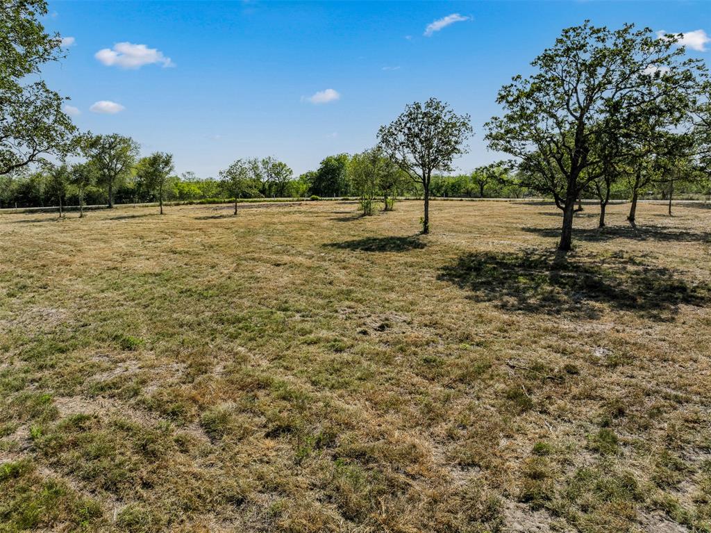 8209 Three Mile Road, Flatonia, Texas image 9