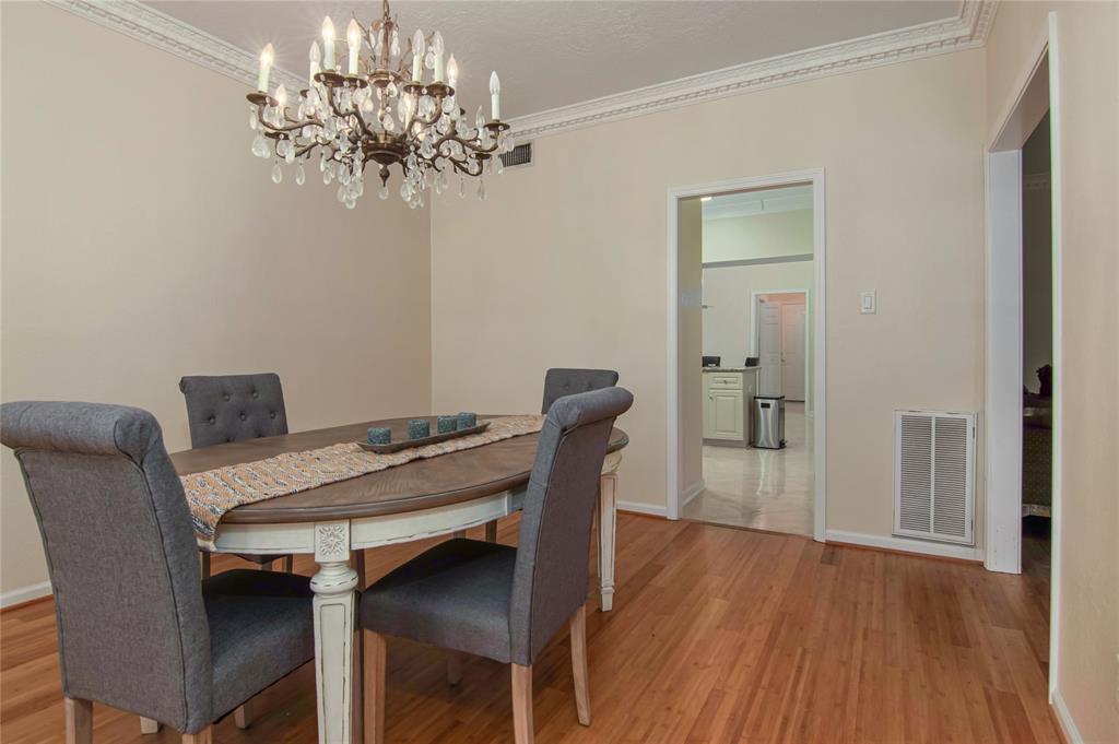 1126 Crossroads Drive, Houston, Texas image 7