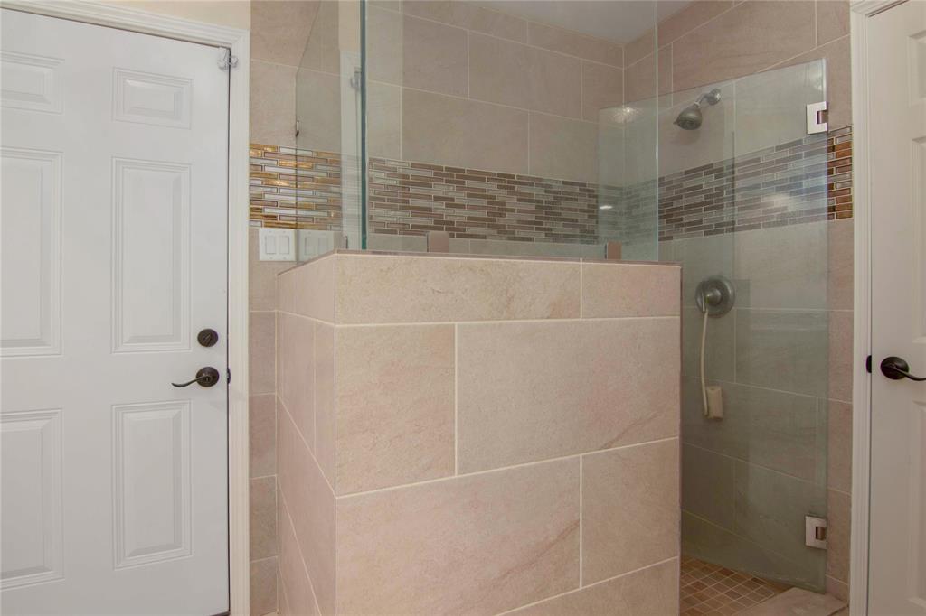 1126 Crossroads Drive, Houston, Texas image 19