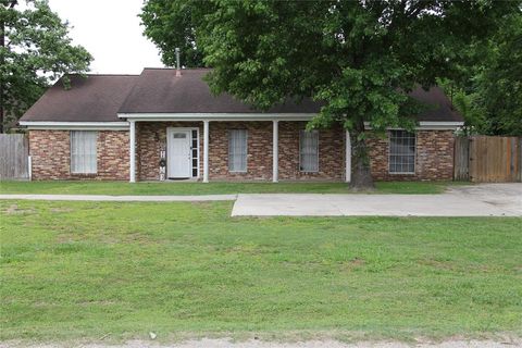 Single Family Residence in Highlands TX 710 Houston Street.jpg