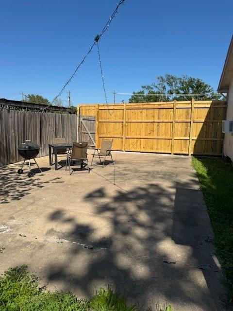 2206 S Velasco Street, Angleton, Texas image 12