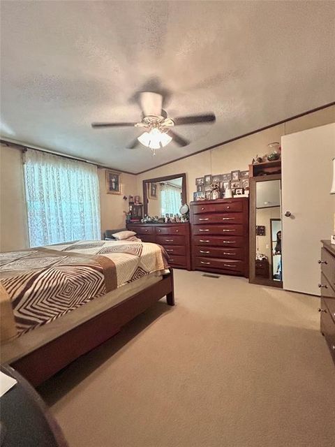 Manufactured Home in Cleveland TX 2324 County Road 3405 14.jpg