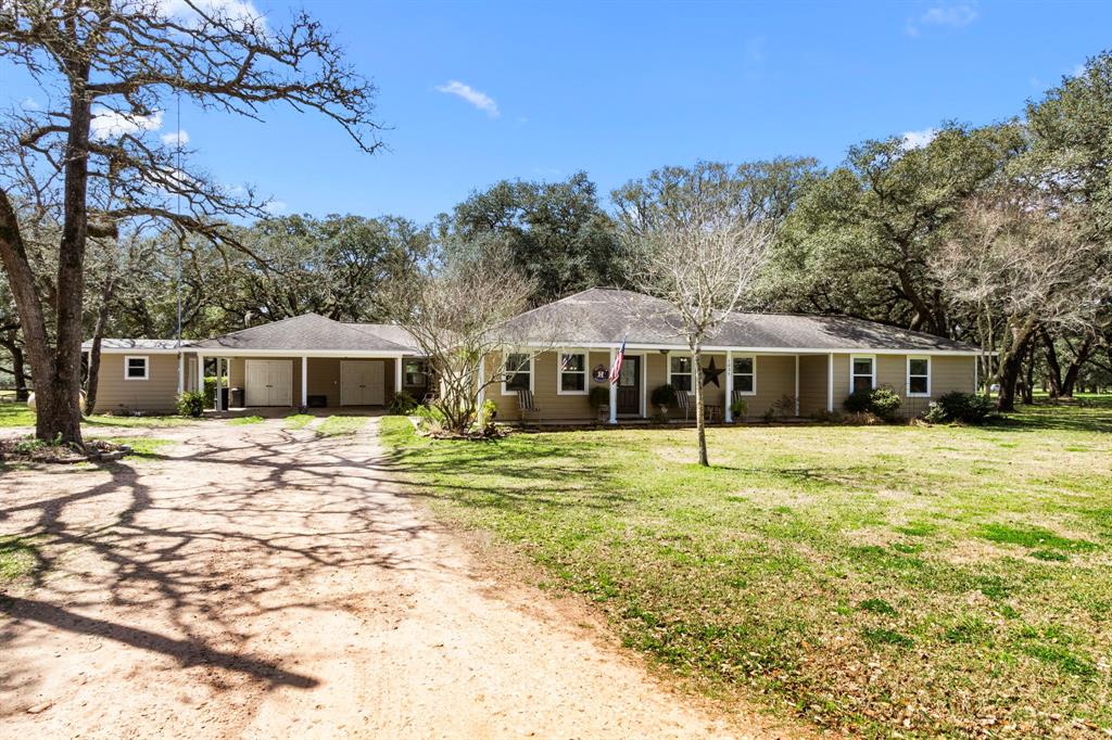 1035 Baron Lane, Columbus, Texas image 3