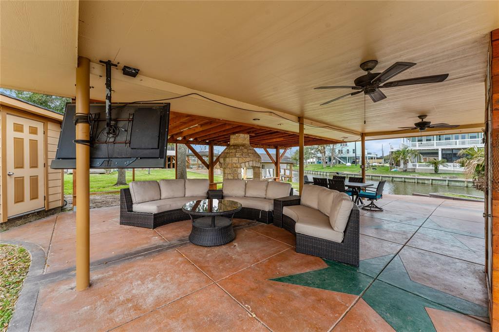 710 County Road 776 Palm, Liverpool, Texas image 25