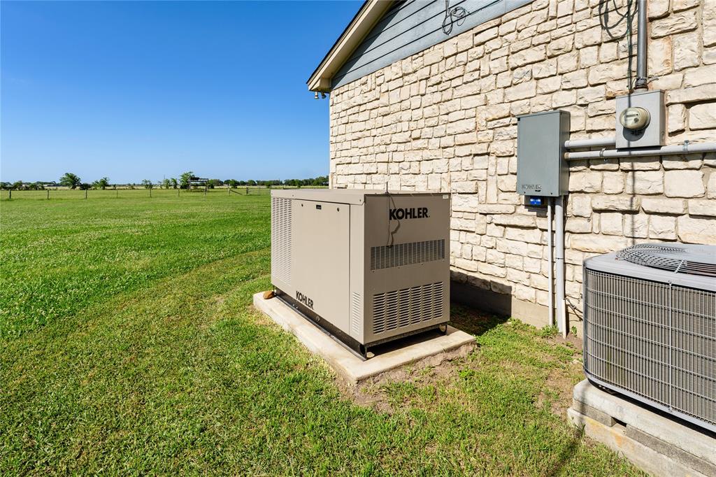 000 W Fm 1093 Road, Wallis, Texas image 36