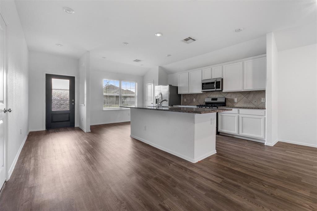 5135 Dunstable Manor Lane