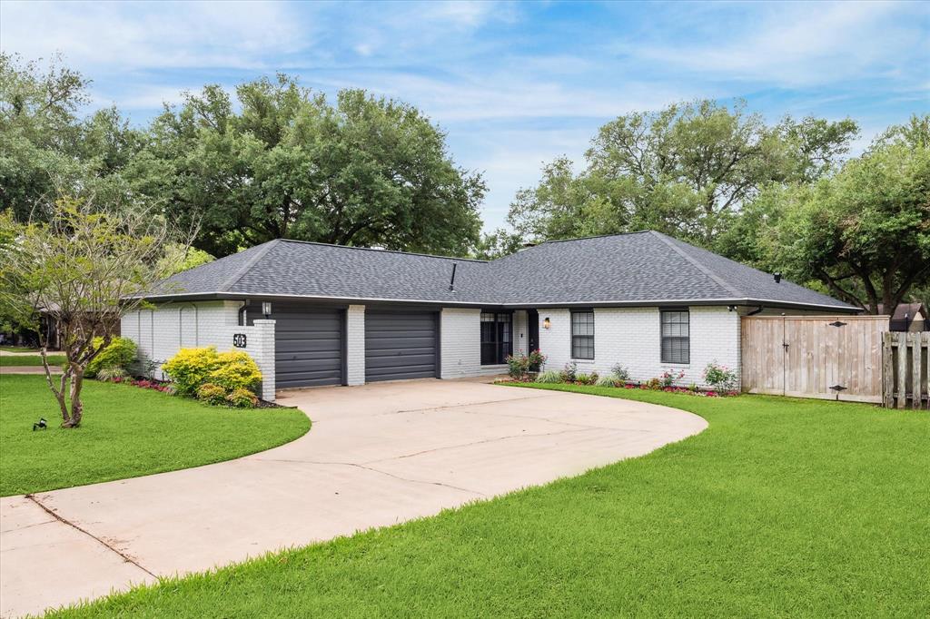 503 West Street St, Sealy, Texas image 2