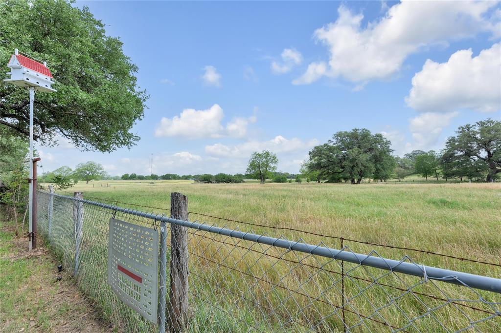 330 Rose Mayer Loop Loop, La Grange, Texas image 2
