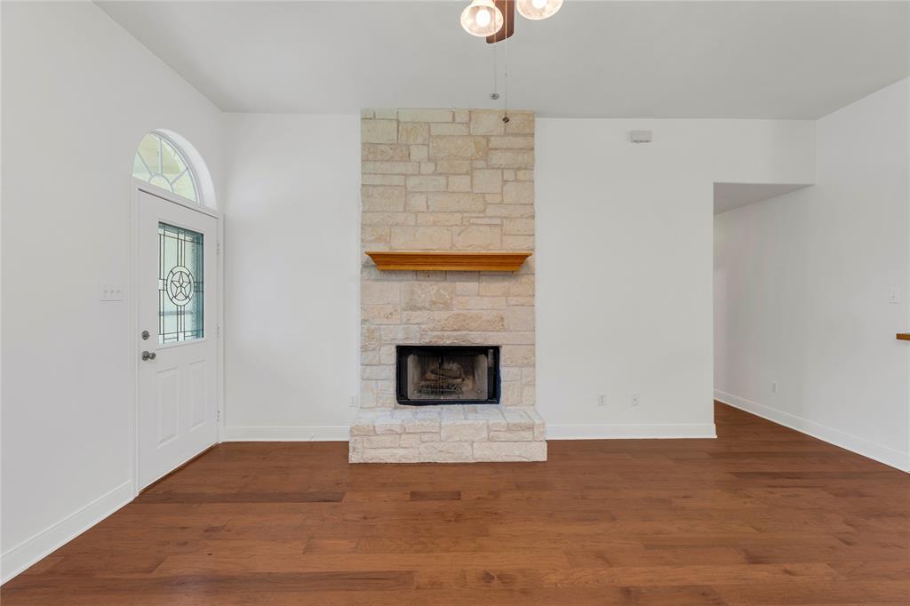 330 Rose Mayer Loop Loop, La Grange, Texas image 5