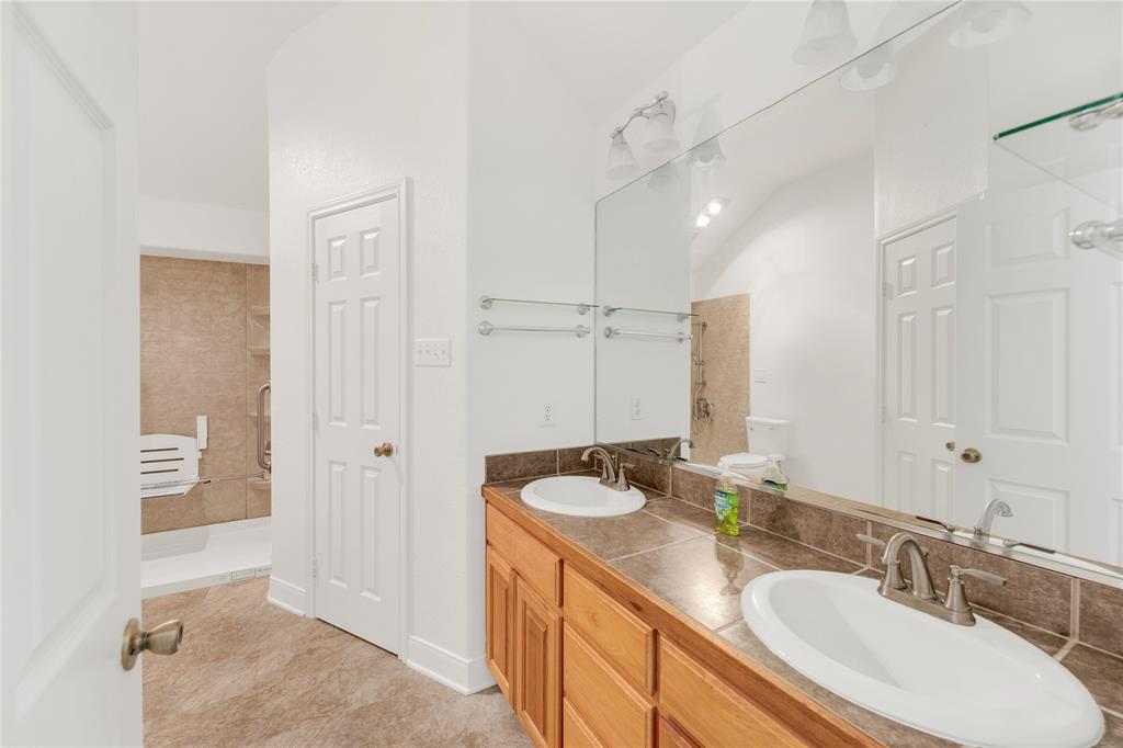330 Rose Mayer Loop Loop, La Grange, Texas image 13