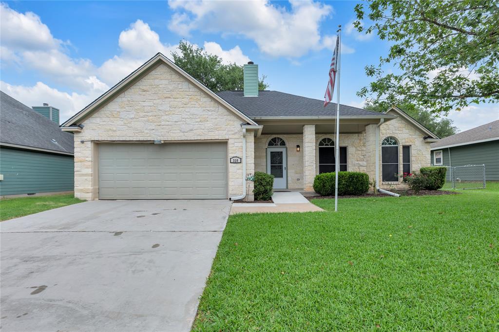 330 Rose Mayer Loop Loop, La Grange, Texas image 3