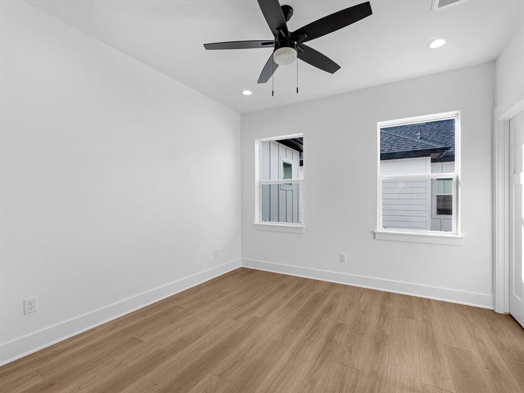818 E 32nd 1/2 Street Street, Houston, Texas image 33