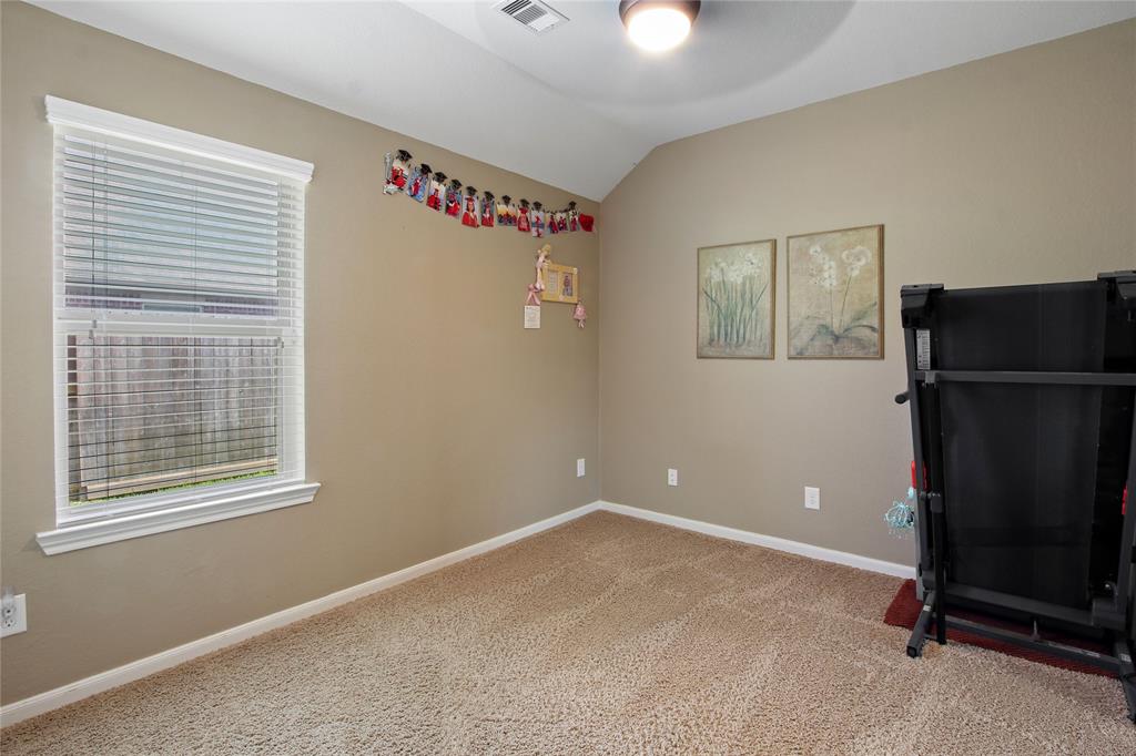 207 Echo Brook Lane, Dickinson, Texas image 13