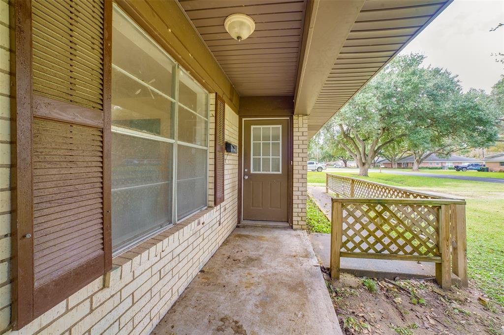 706 University Street, Wharton, Texas image 3