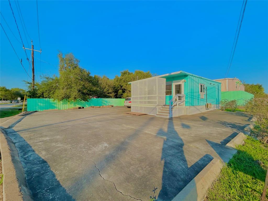 927 27th Street, Dickinson, Texas image 18