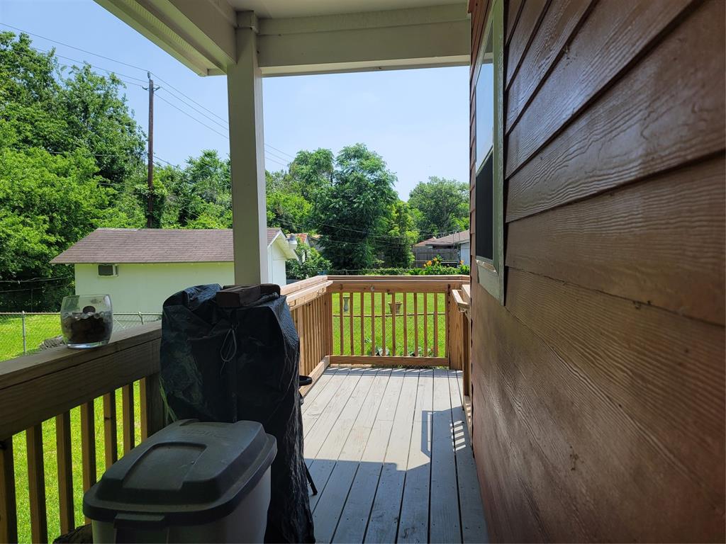 303 Victoria Drive, Houston, Texas image 14