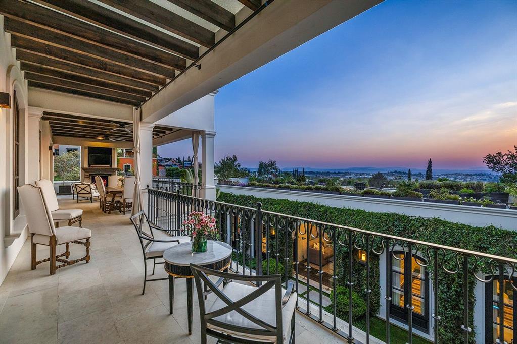 Mexico, 5 Bedrooms Bedrooms, ,7 BathroomsBathrooms,Residential,Active,138043