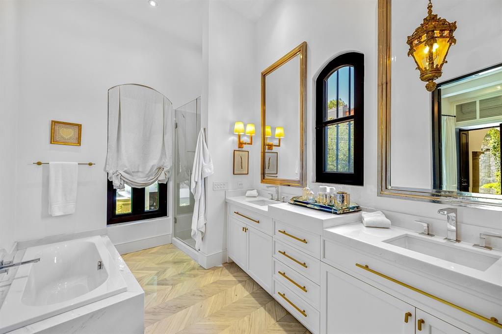 Mexico, 5 Bedrooms Bedrooms, ,7 BathroomsBathrooms,Residential,Active,138043