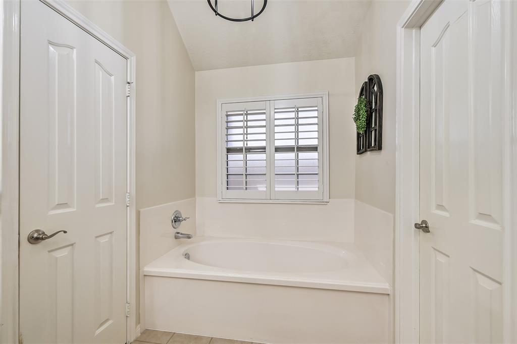 6819 Powell Lane, Manvel, Texas image 16