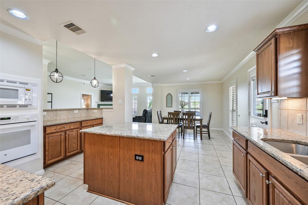 6819 Powell Lane, Manvel, Texas image 11