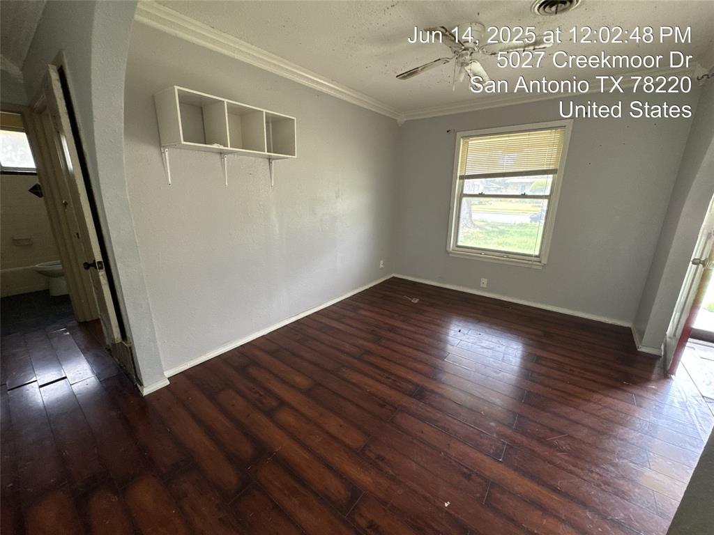 5027 Creekmoor