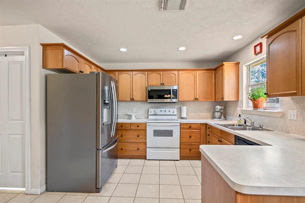 507 Mcdaniel Drive, Magnolia, Texas image 12