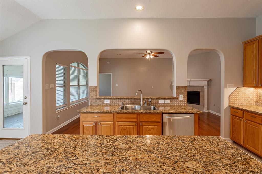18307 Shadow Grove Lane, Crosby, Texas image 6