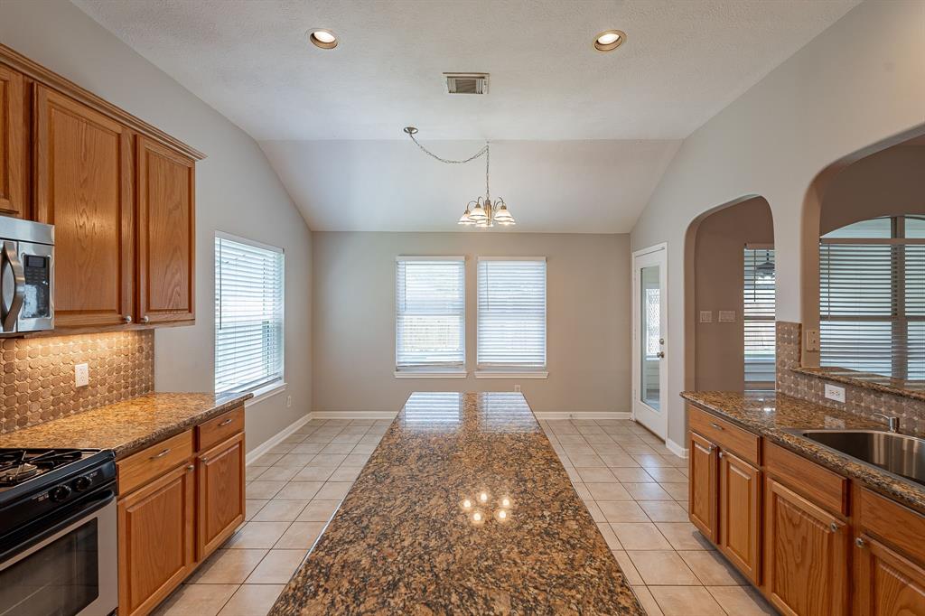 18307 Shadow Grove Lane, Crosby, Texas image 5