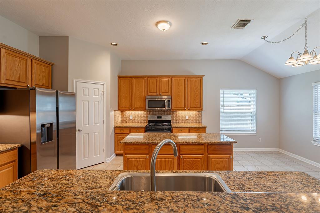 18307 Shadow Grove Lane, Crosby, Texas image 3