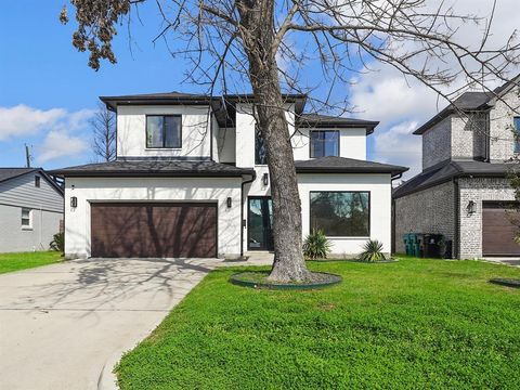 407 Graceland Street Houston TX 77009