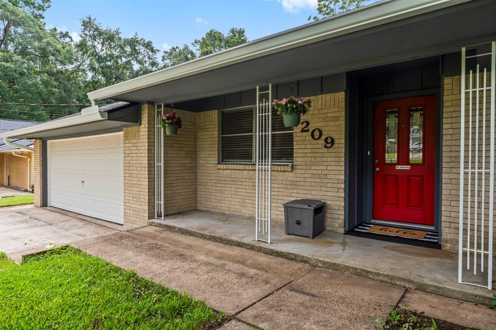 209 Summit Drive