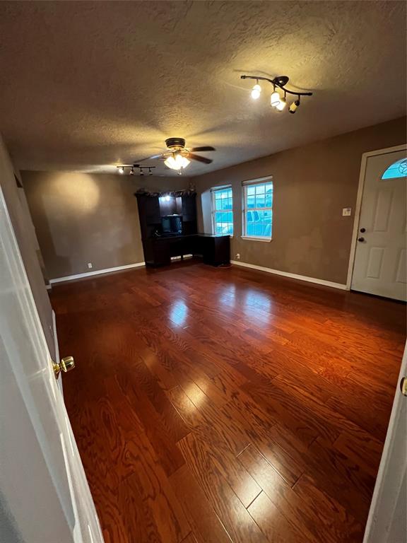 3002 Tanglebriar Drive, Pasadena, Texas image 2