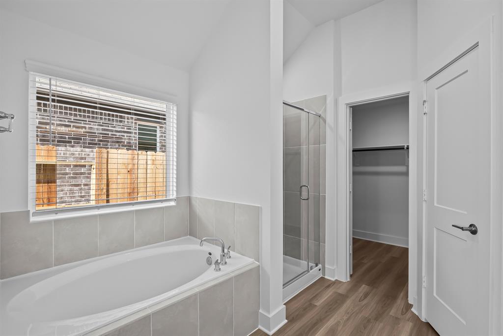property-search 3 562 Bluebell Maiden Court