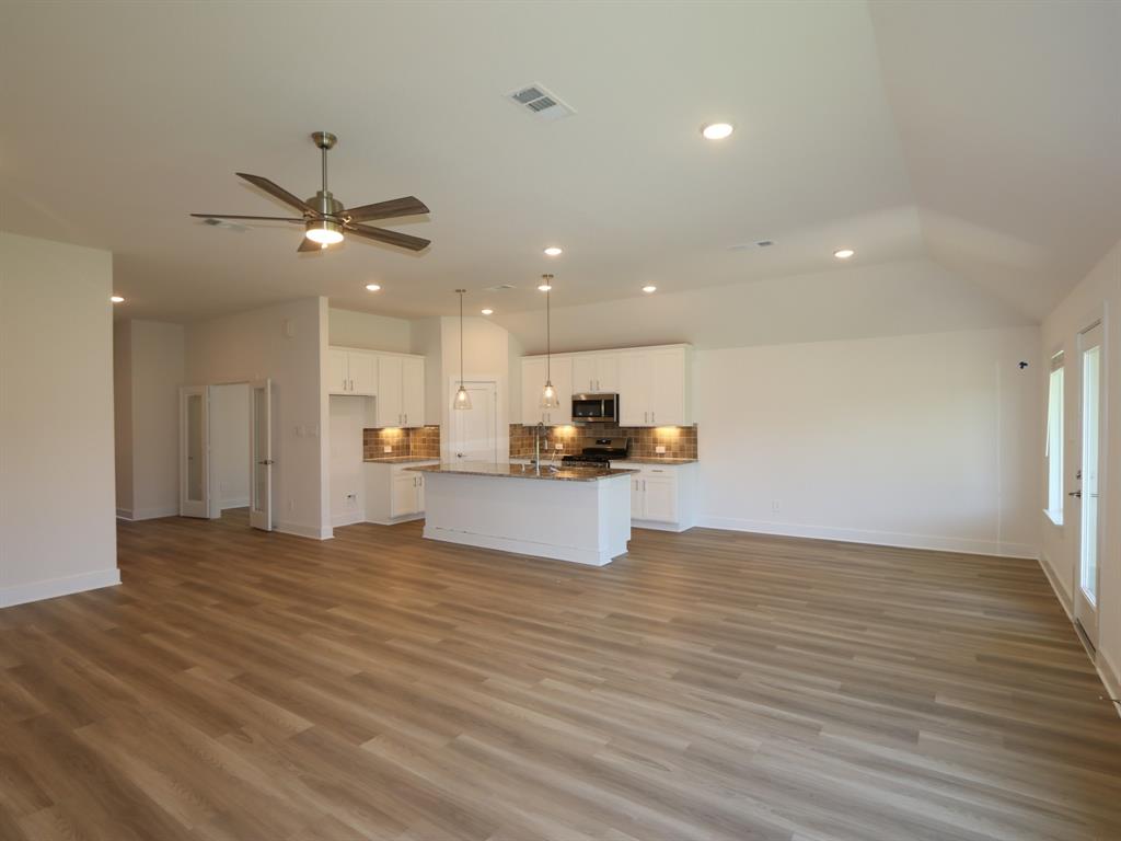 562 Bluebell Maiden Court, Magnolia, Texas image 3