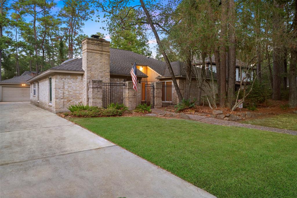 2043 Lakeville Drive, Kingwood, Texas image 1