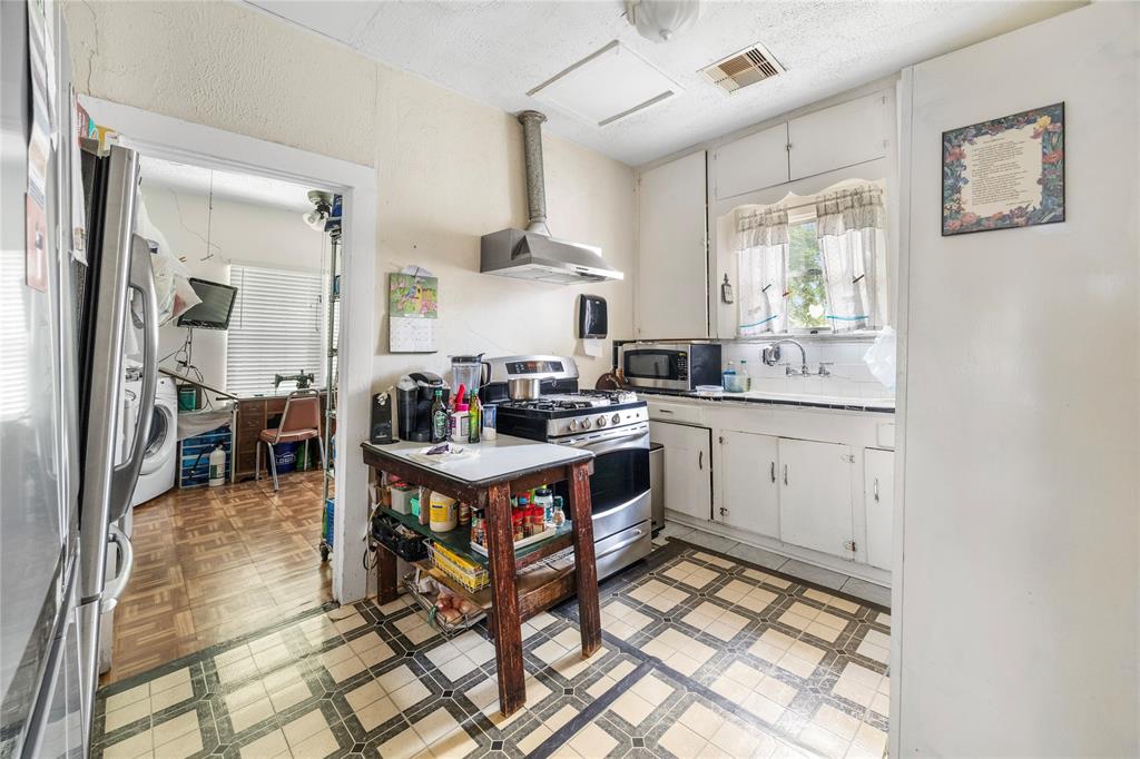 109 Carl Street, Houston, Texas image 12