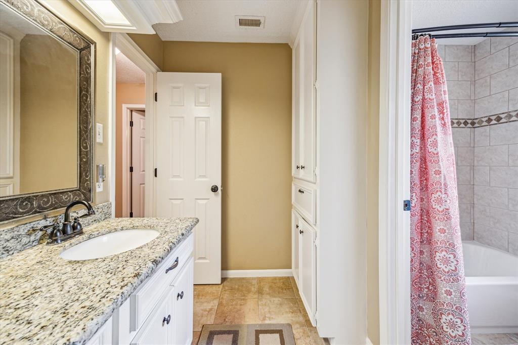 5715 Glenmere Lane, Spring, Texas image 6