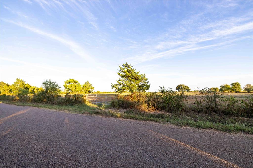 1061 E Fuchs Road, Carmine, Texas image 8