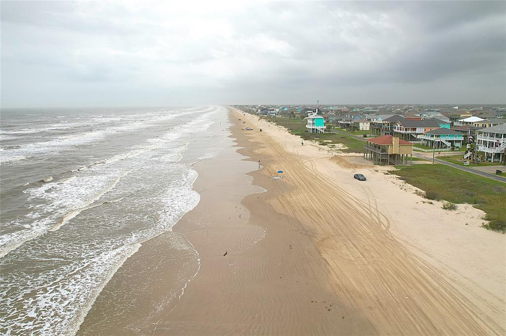 2627 Holiday Drive, Port Bolivar, Texas image 3