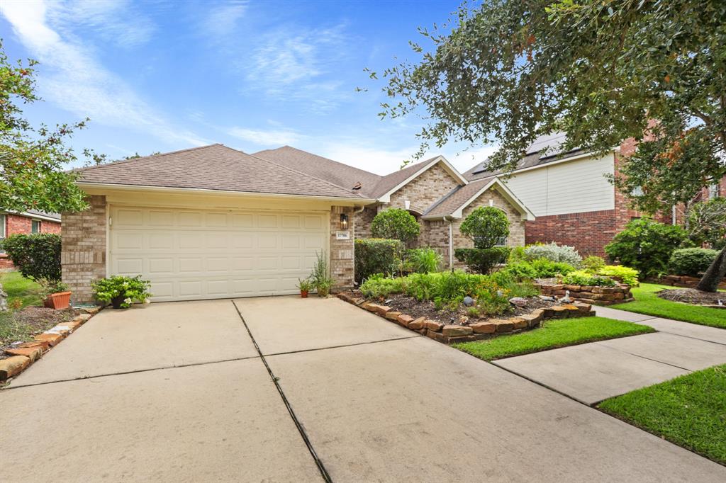 17706 Lakes Of Pine Forest Drive, Houston, Texas image 1