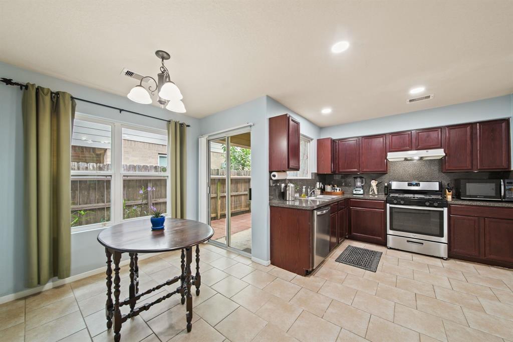 3906 Cyril Drive, Humble, Texas image 16