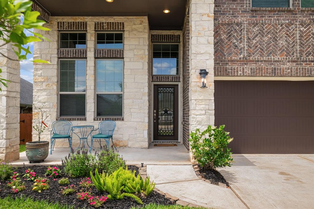 237 Catoti Cay Court, Conroe, Texas image 2