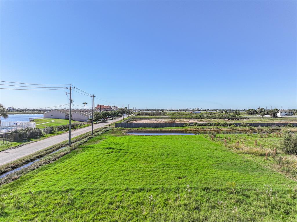 10326 Schaper Road, Galveston, Texas image 7
