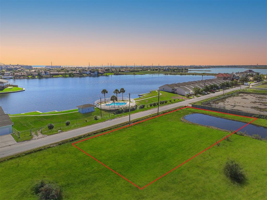 10326 Schaper Road, Galveston, Texas image 1
