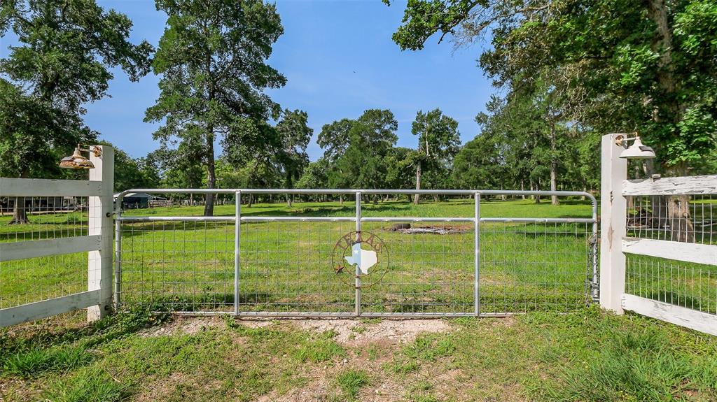 15610 Tierra Grande Drive, Needville, Texas image 2