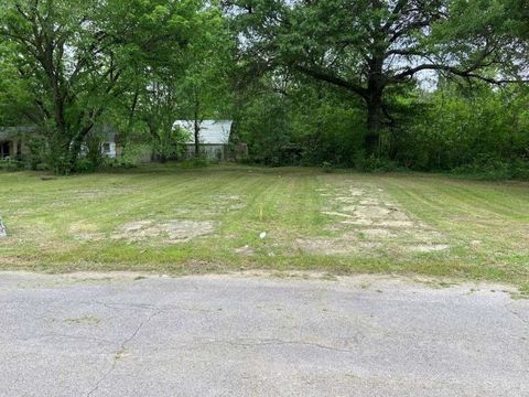 Vacant Land For Sale - 339 12th Street<br/> Lamar County, Paris, TX 75460