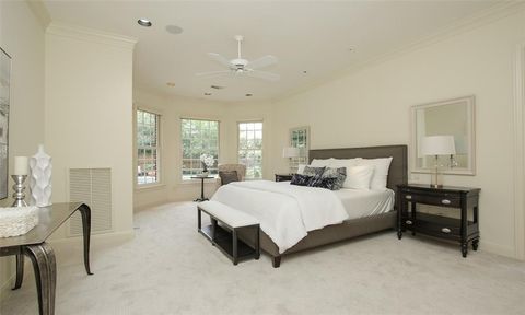 Single Family Residence in Bellaire TX 5315 Pine Street 21.jpg