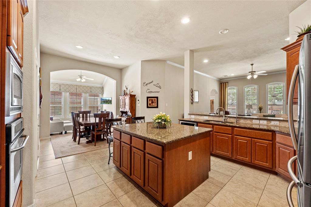 4618 Huntwood Hills Lane, Katy, Texas image 9